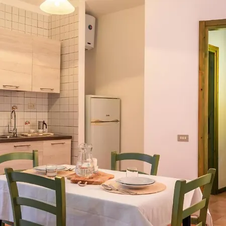 Glorious Le Pavoncelle One Bedroom Sleeps Four Child Num1452