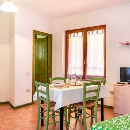 Glorious Le Pavoncelle One Bedroom Sleeps Four Child Num1452 Appartamento *