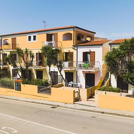 Glorious Le Pavoncelle One Bedroom Sleeps Four Num1452 Appartamento Santa Teresa di Gallura