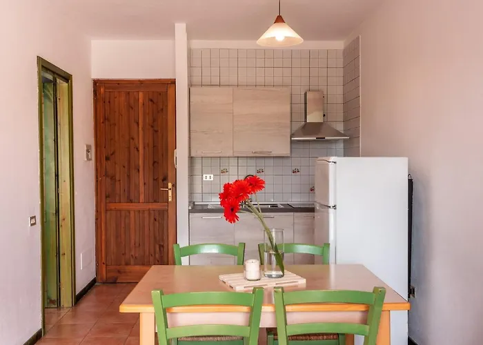 Glorious Le Pavoncelle One Bedroom Sleeps Four Num1452 * Santa Teresa Gallura